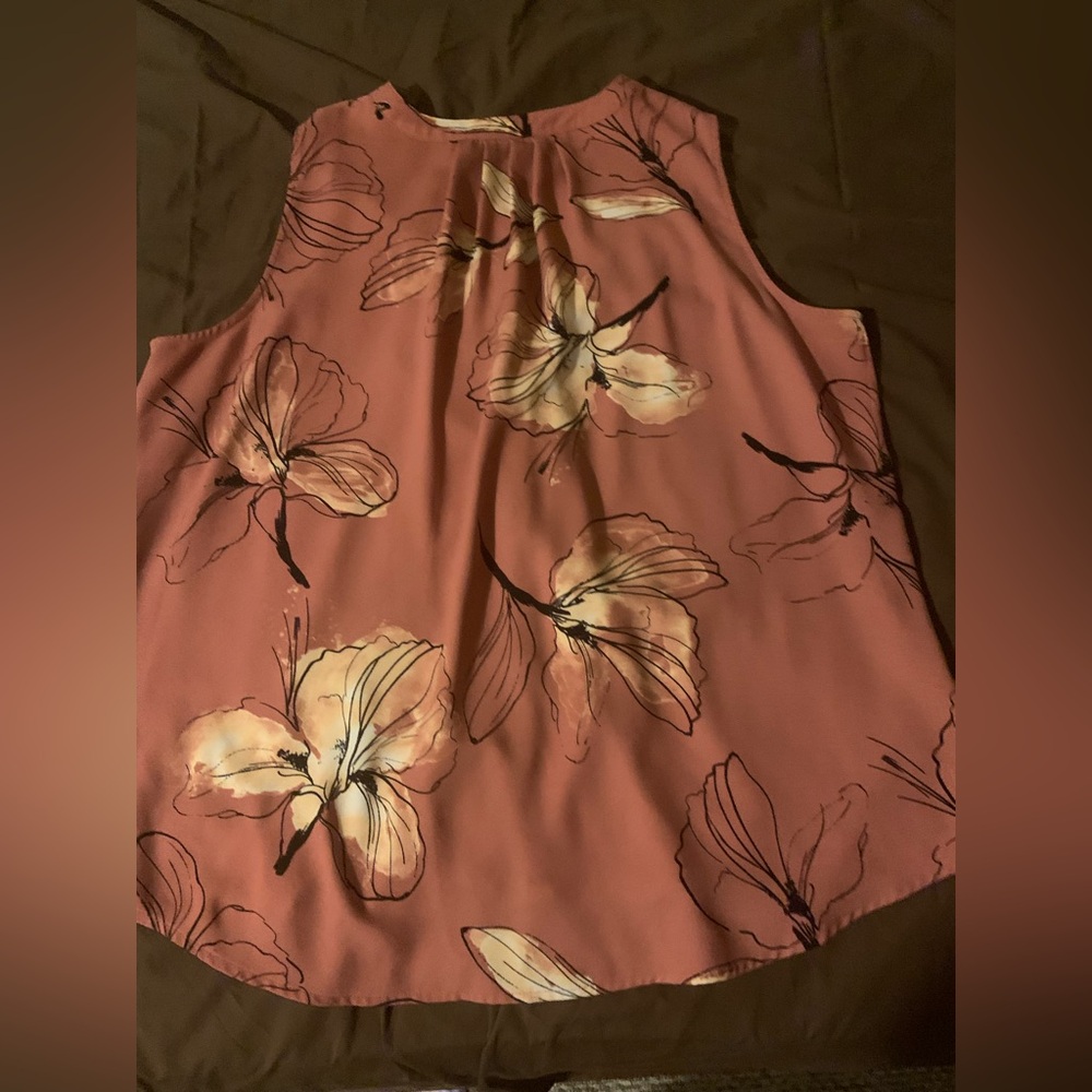 Apt. 9 Mauve Floral Sleeveless Keyhole Camisole - Picture 2 of 3